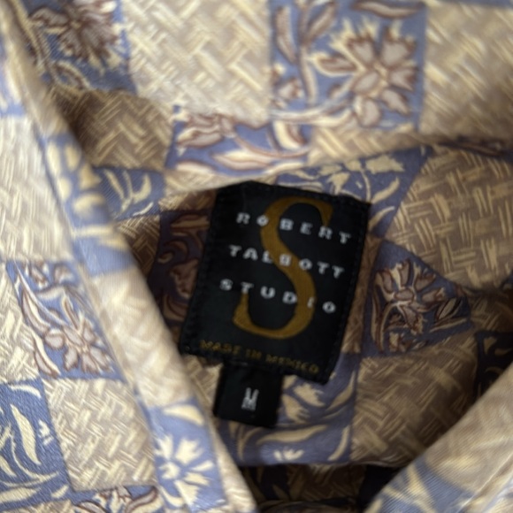 Patterned Short Sleeve Button Up - Picture 3 of 3